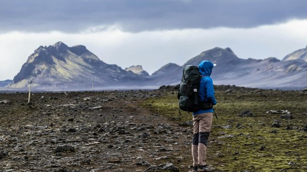 Où peut-on séjourner pour des vacances en Provence avec des ateliers de cuisine et des visites de vignobles ?